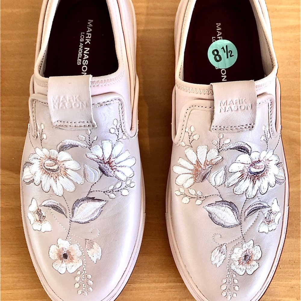 NWT Mark Nason Rosie Embroidered Women Slip On - Picture 6 of 6